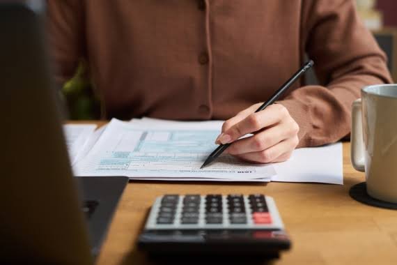 Vale a pena um plano sem limite de notas? Entenda quando compensa